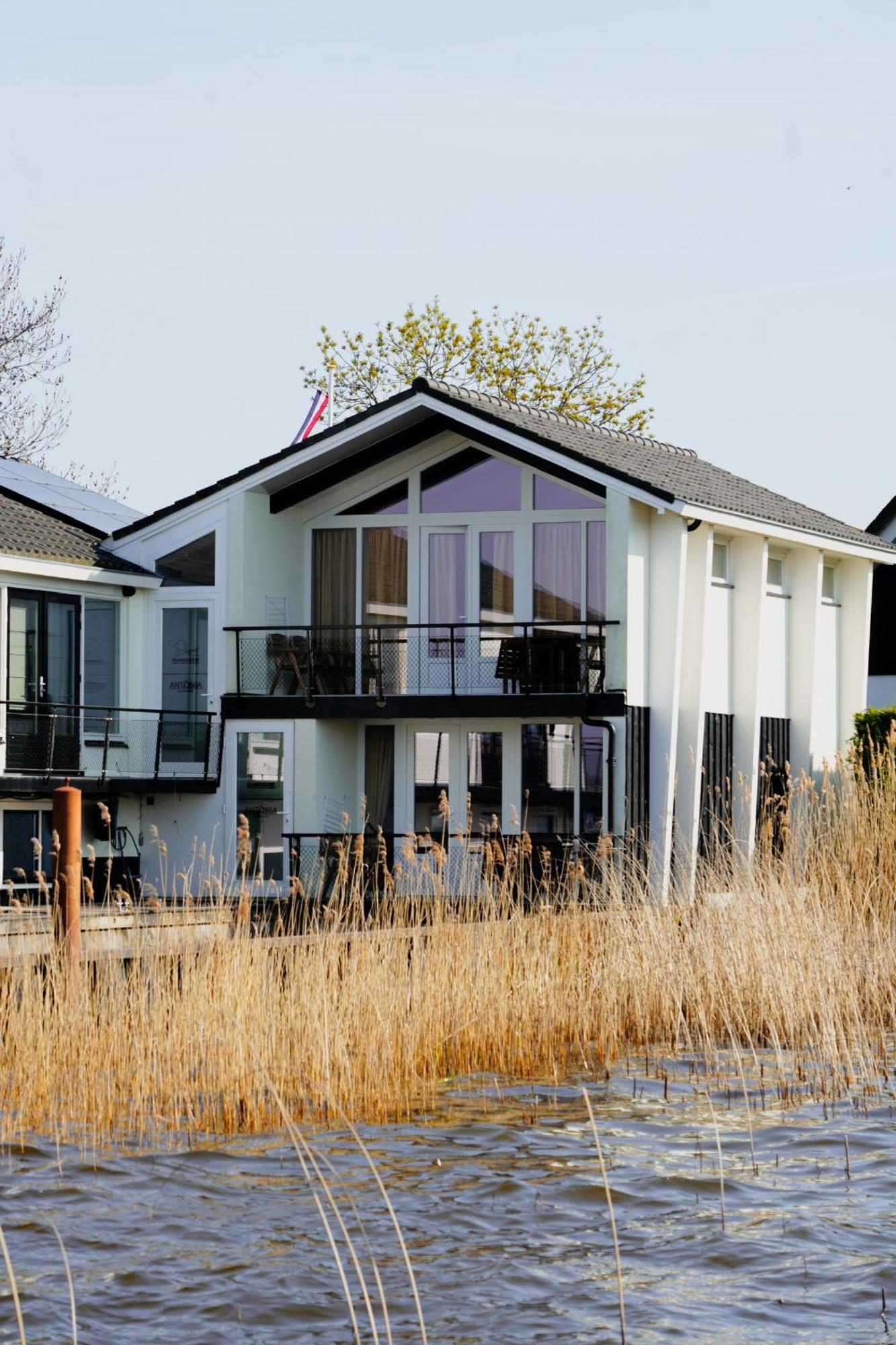 Plassenzicht Logies & Sloepverhuur Loosdrecht Exterior foto